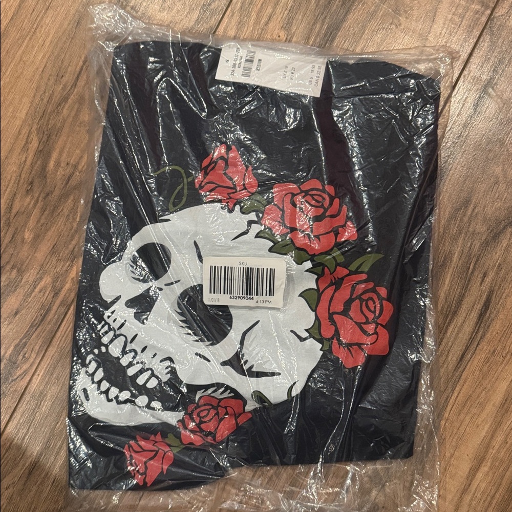 Hollister Black Tee with Skull and Red Roses
